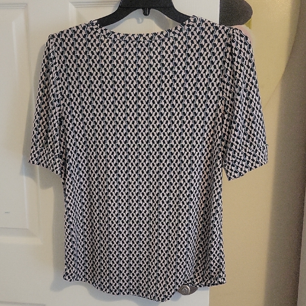 Adrianna Papell SzMed Elegant short sleeve Black,White, Teal Geometric Blouse - Picture 5 of 5